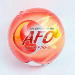 Boule d’extinction d’incendie de 1,3 kg, de couleur rouge, conçue pour éteindre les incendies de manière simple et efficace.