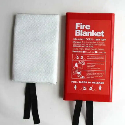 Couverture anti-feu de protection du corps en matériaux ignifuges, compacte et ergonomique, offrant une protection fiable contre les flammes et la chaleur intense.