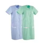 Blouse de travail femme, conforme aux normes EPI, disponible en plusieurs tailles et couleurs, idéale pour les environnements professionnels exigeants.